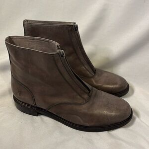 Frye Kelly Gray Brown Ankle Boots Zip Front Women Flat Heel Size 5.5
